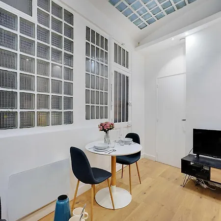 For 3 People In Bastille